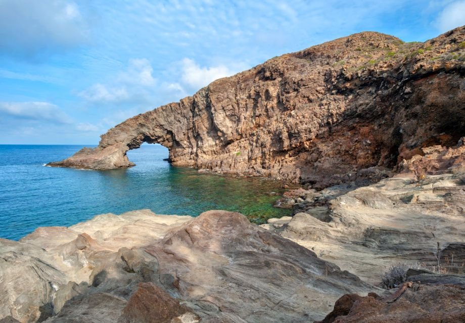 Dónde alojarse en la isla de Pantelleria – Pueblos y Hoteles